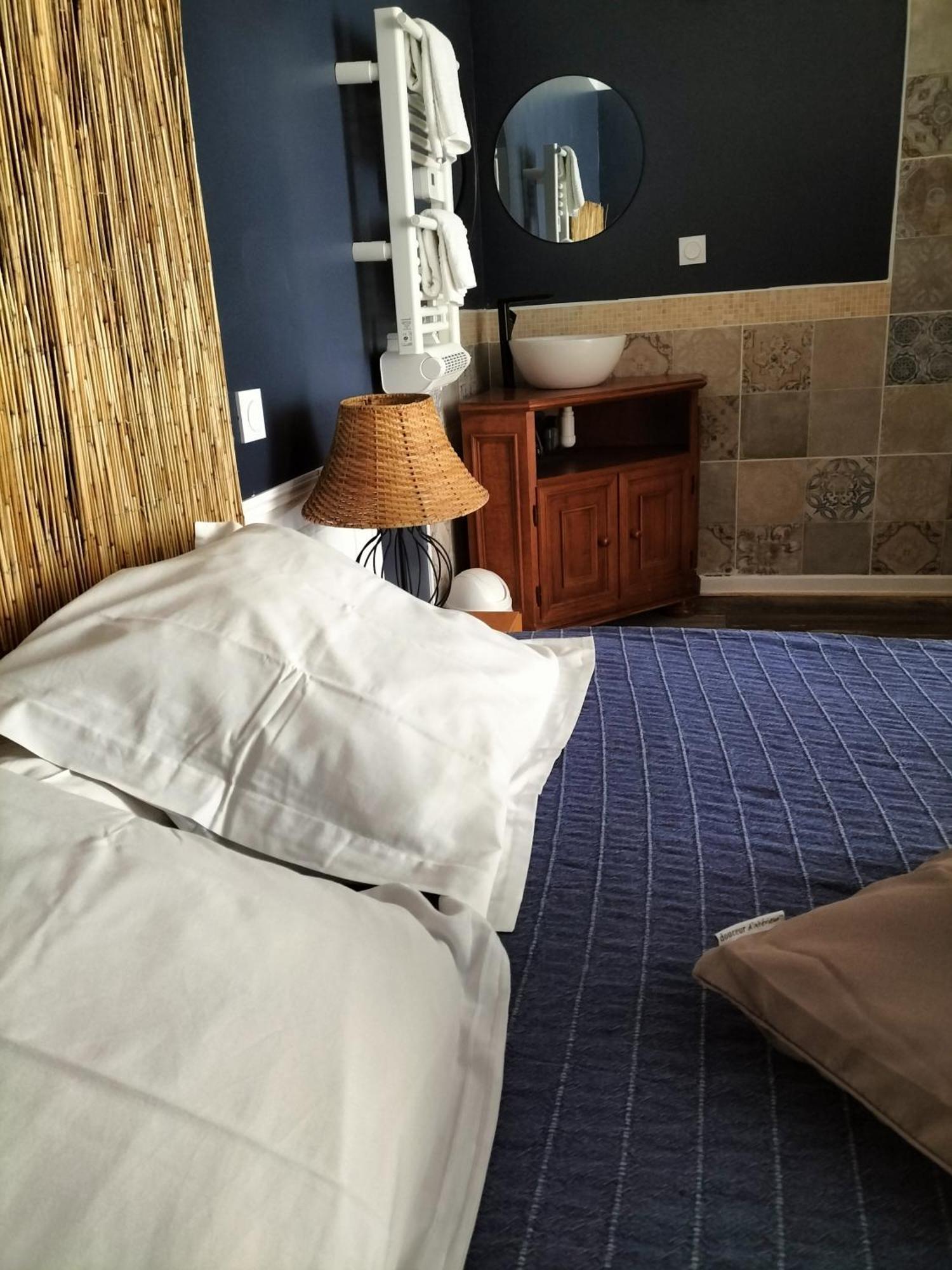 Les 2 Tours Hotel Chenay  Ngoại thất bức ảnh