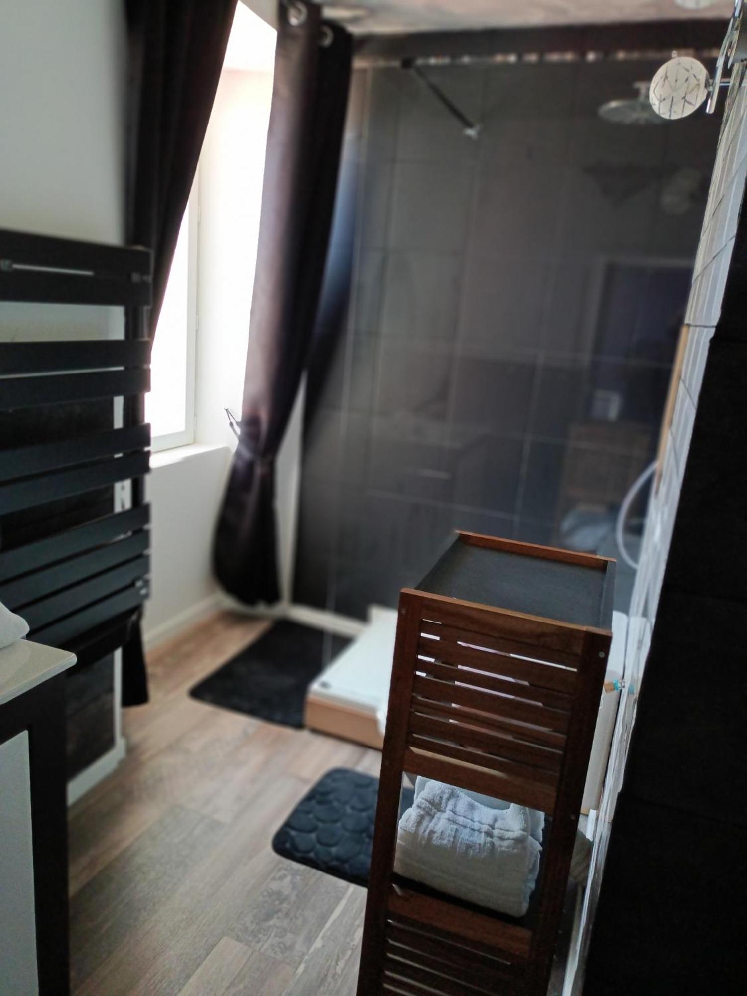 Les 2 Tours Hotel Chenay  Ngoại thất bức ảnh