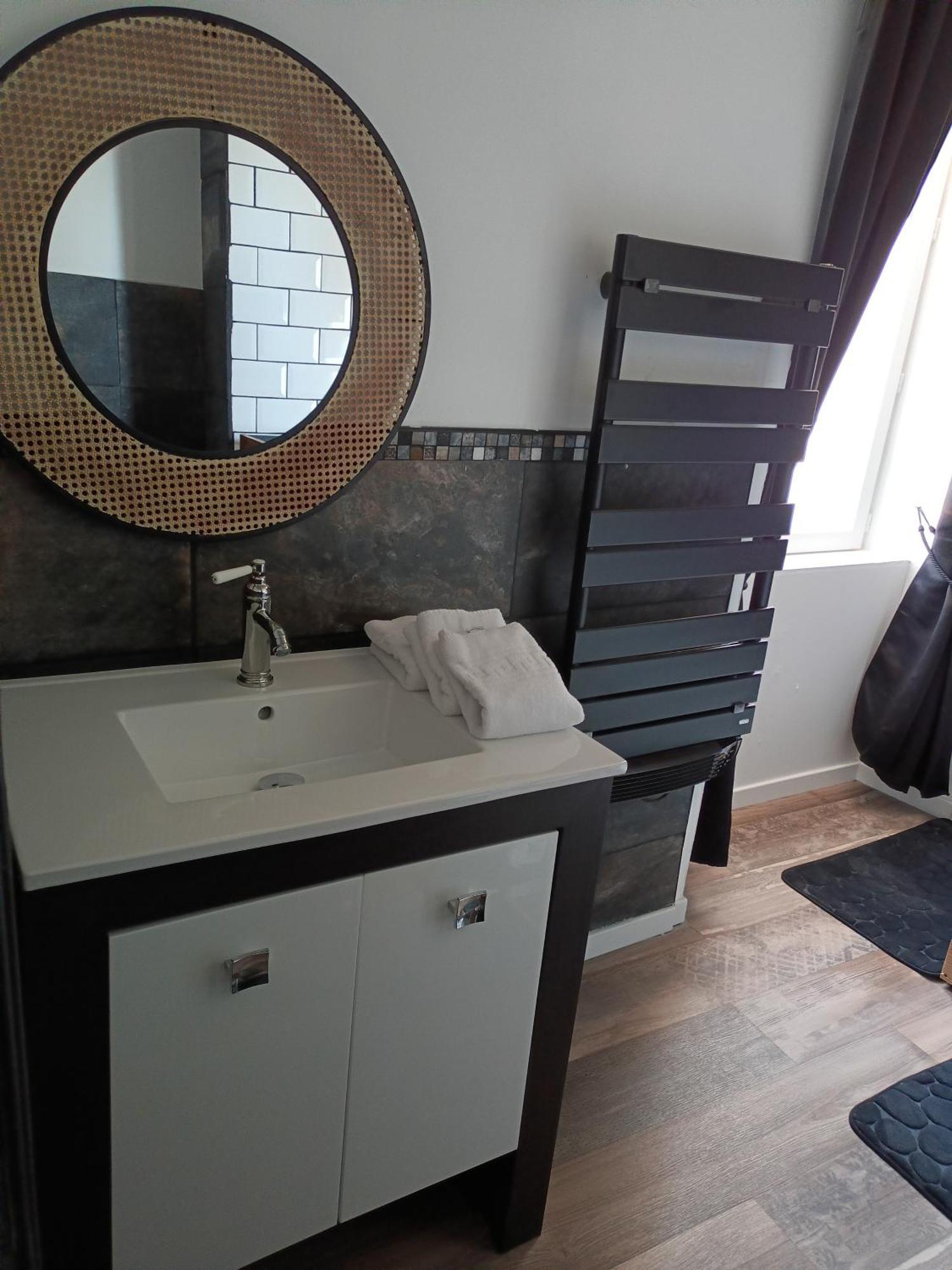 Les 2 Tours Hotel Chenay  Ngoại thất bức ảnh
